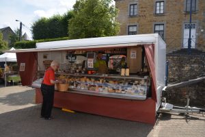 remorque qui fait office de comptoir pour les délice de bertrand